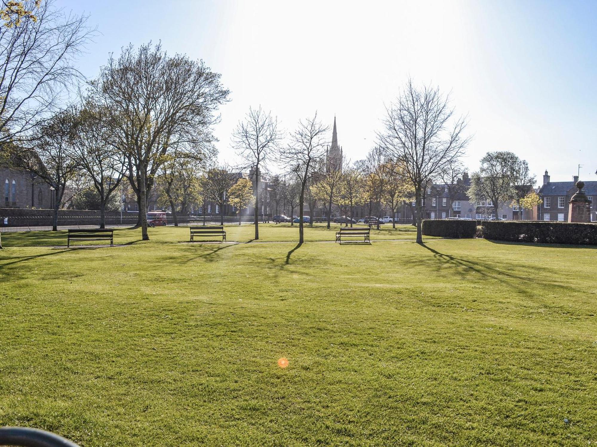 Dezzys Villa Montrose Kültér fotó